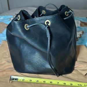 Louis Vuitton Epi Noe bag very vintage